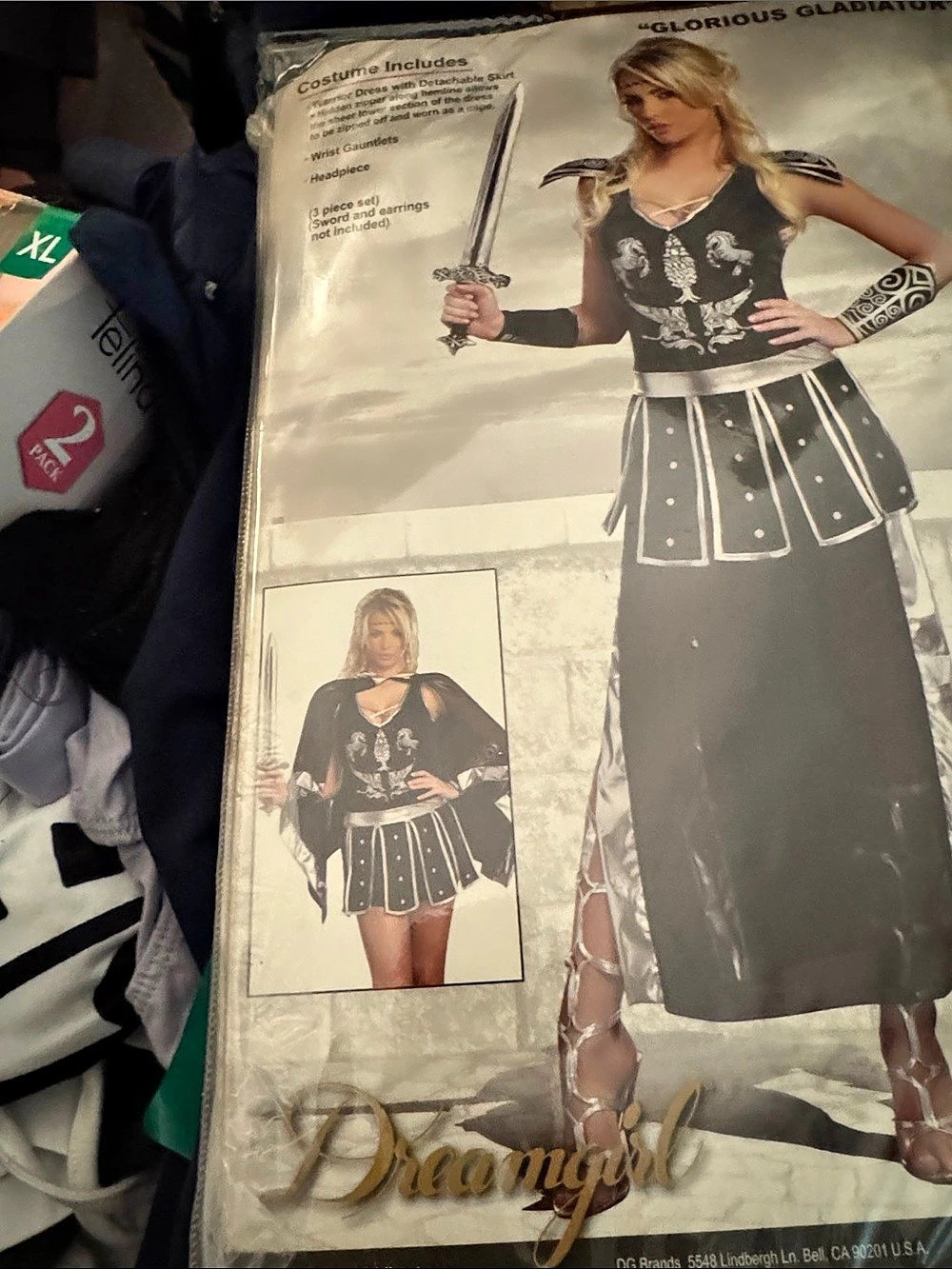 Dream girl Costumes Glorious Gladiator Costume XL NWT